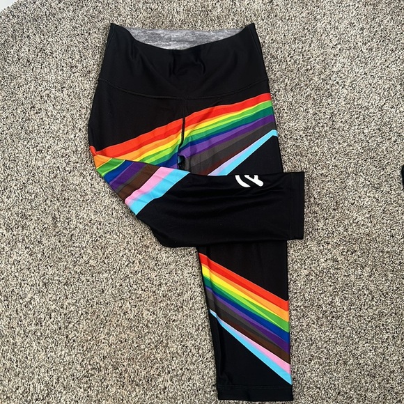 Peloton pride rain bow crop leggings size small - Picture 5 of 11